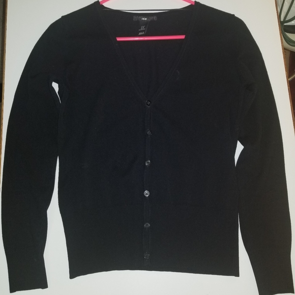 sweater with button in black made H&M - Picture 2 of 7
